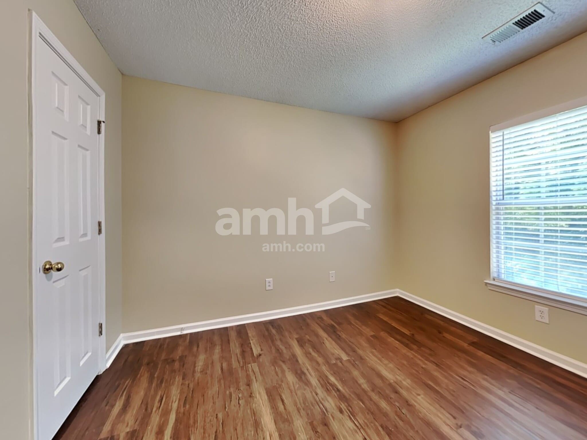Building Photo - 3011 Mapleleaf Drive
