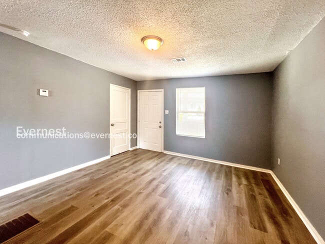 Building Photo - 41 Hiland Pl