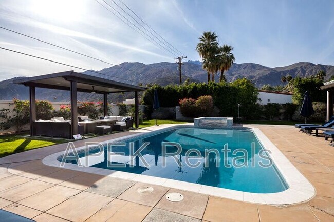 Building Photo - 477 E Vía Colusa