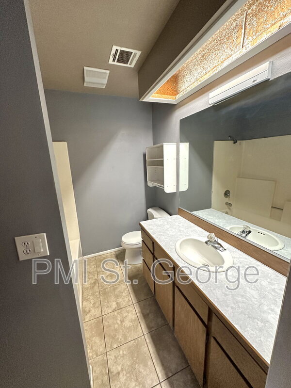 Building Photo - 1749 W 1020 N