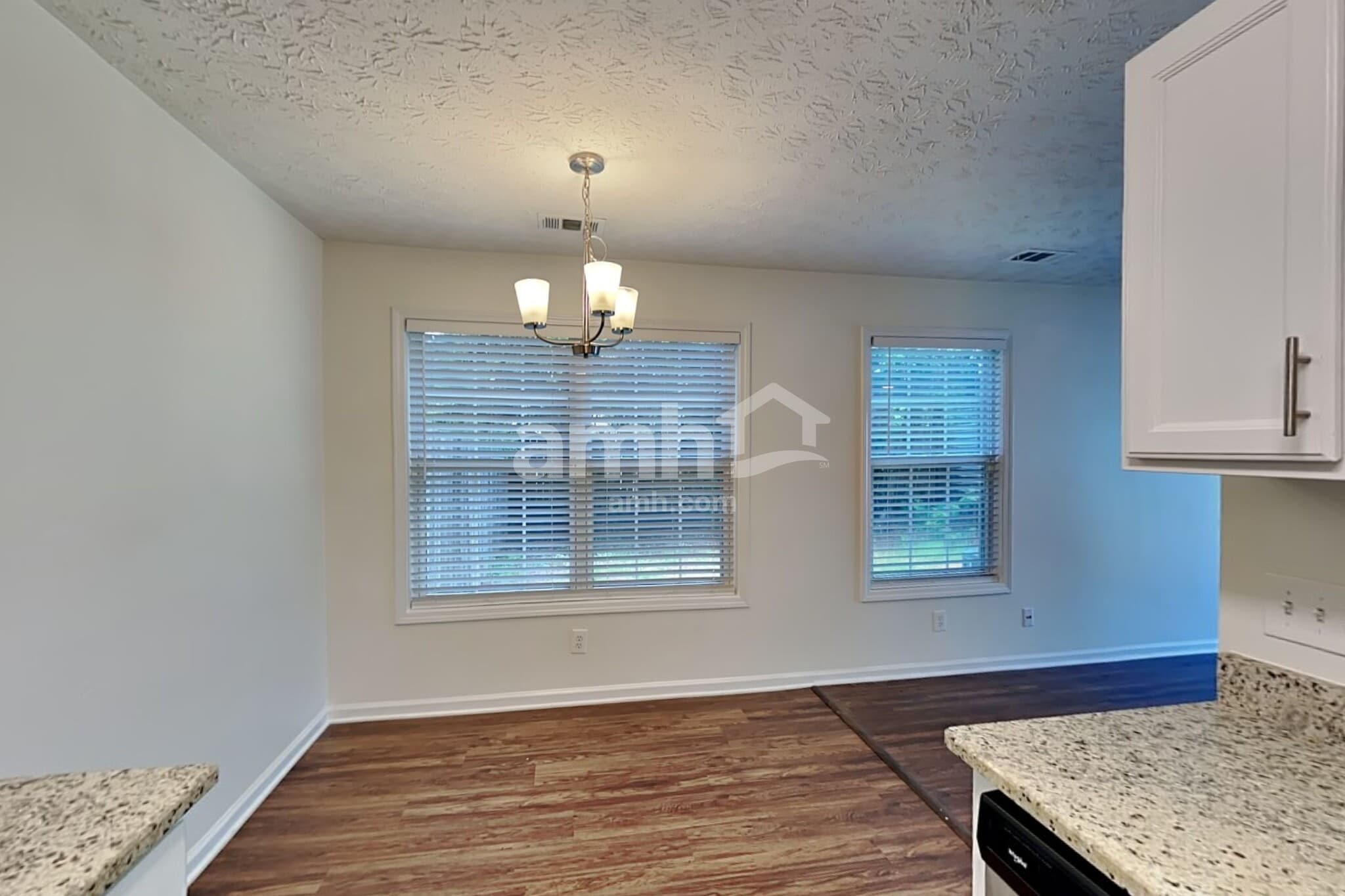 Building Photo - 205 Daventry Way