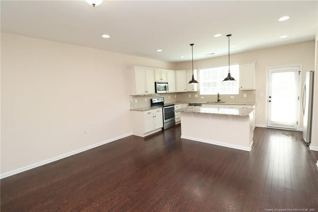 Building Photo - 1405 Regents Ln