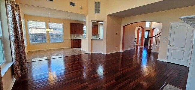 Building Photo - 9540 Aire Libre Dr