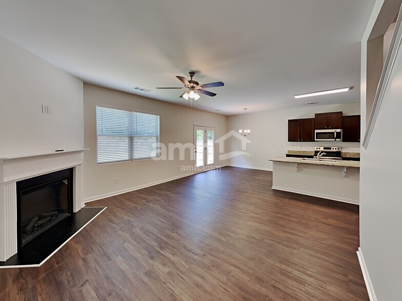 Building Photo - 107 Hayes Park Dr