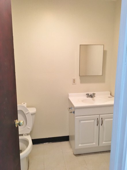 Building Photo - 1079-1093 Capitol Ave