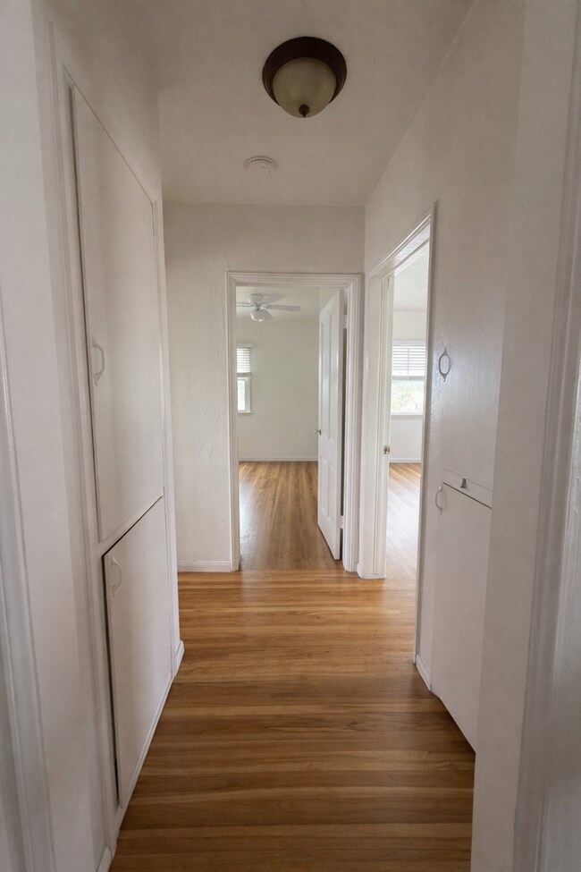 Building Photo - 4723-4723 Hamilton St