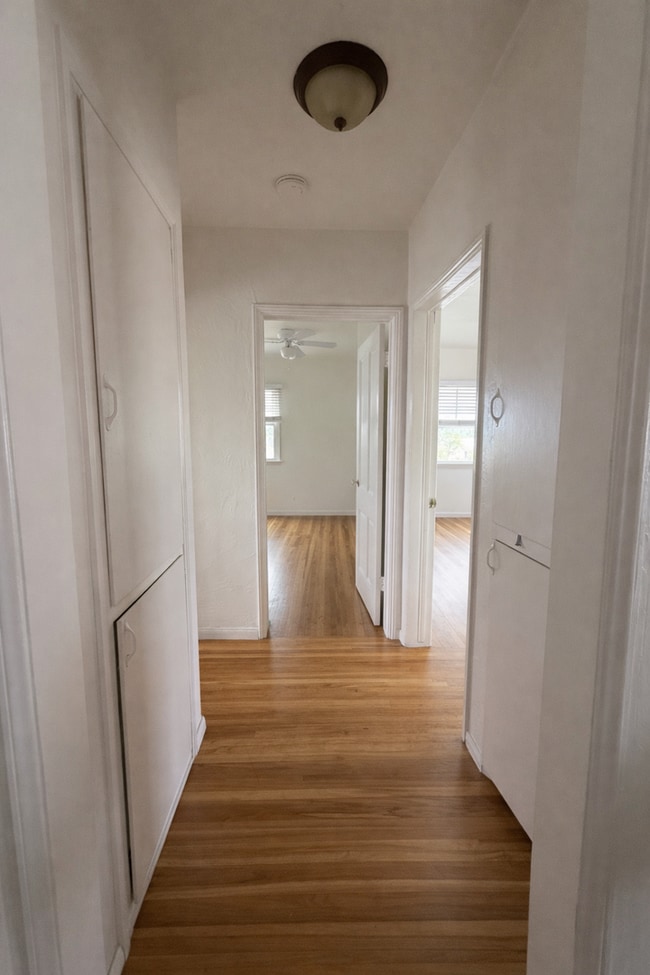 Building Photo - Charming Light-Filled 2BR in North of Adams Ave in University Heights – Available May 10th