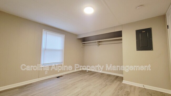 Building Photo - 116 Drum Rd