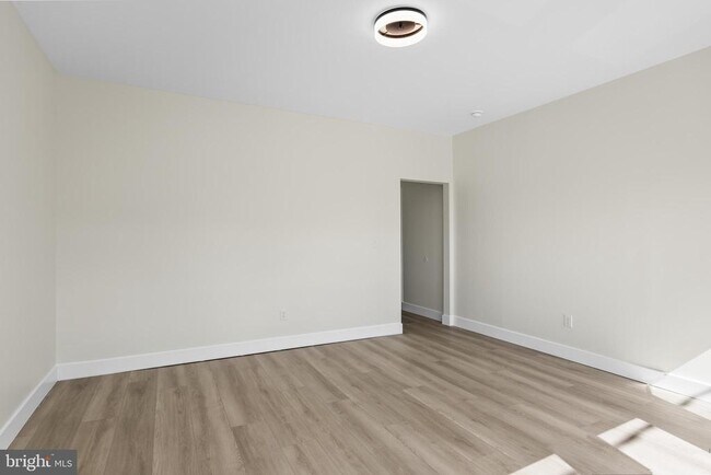 Building Photo - 607 Station Ave
