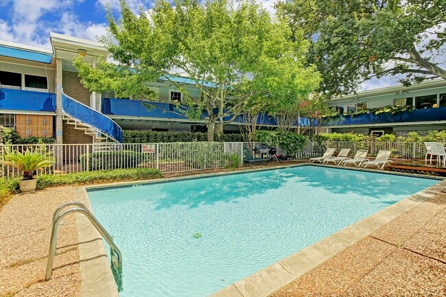 Building Photo - 3271 Sul Ross St