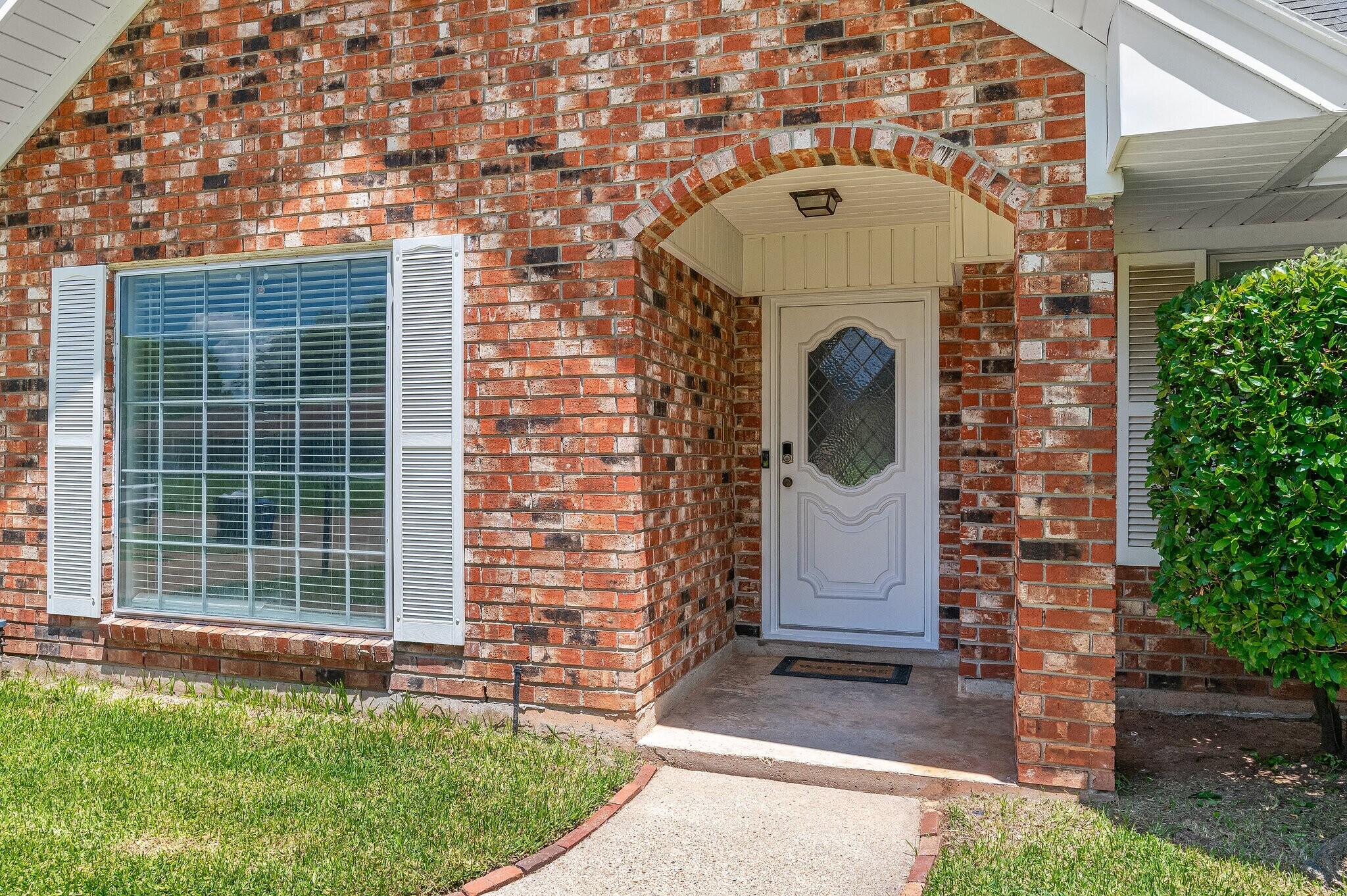 Building Photo - 1554 Westbury Dr