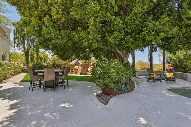 Building Photo - 10800 E Cactus Rd
