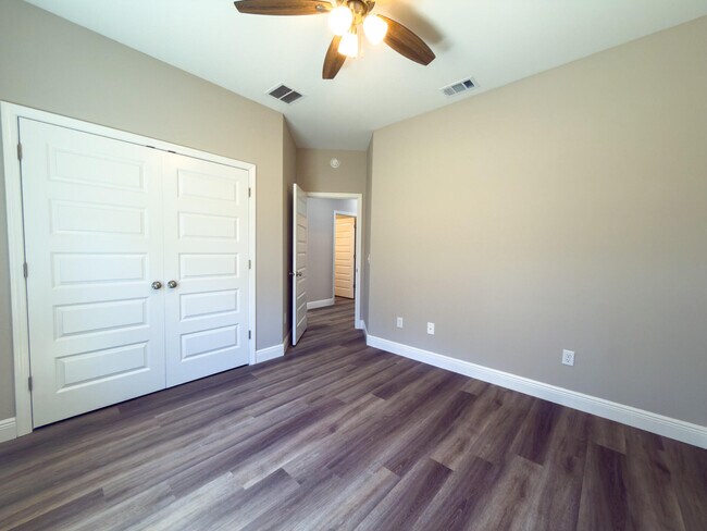 Building Photo - 6637 Water St