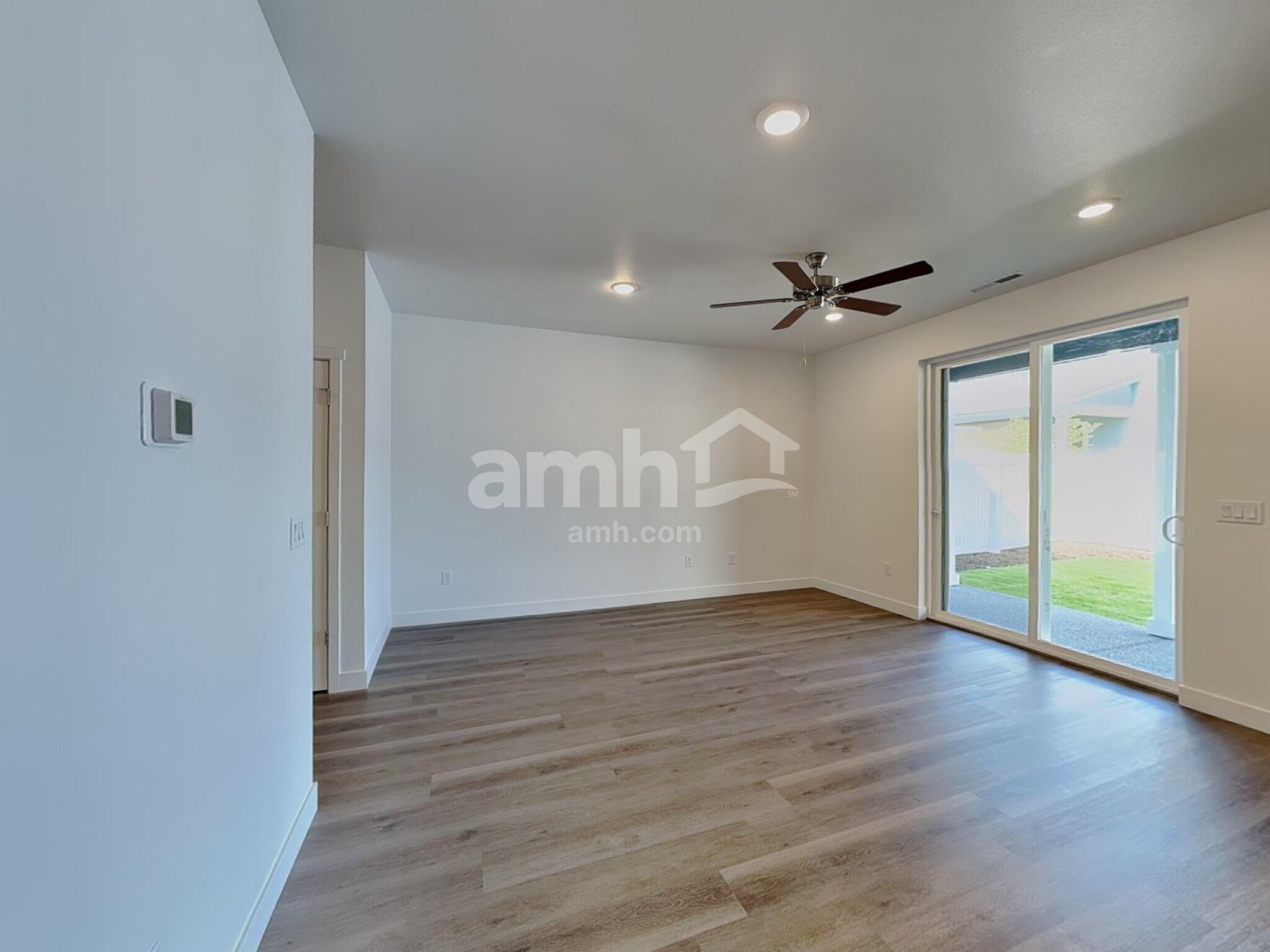 Building Photo - 4847 85th Dr NE