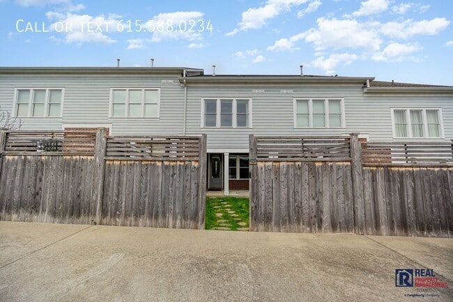 Building Photo - 1427 Winding Creek Dr