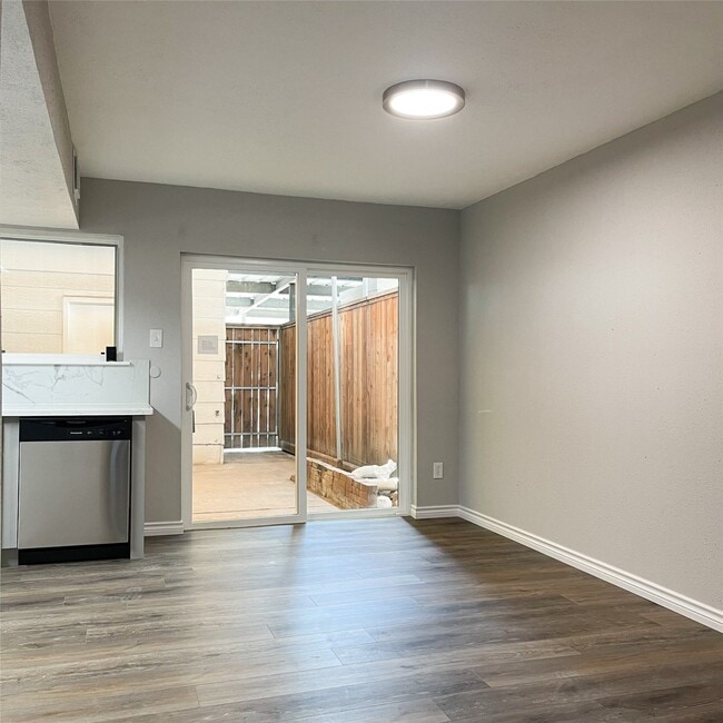 Building Photo - 7331 Chasewood Dr