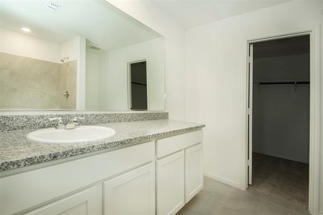 Building Photo - 2905 Kings Table Ct