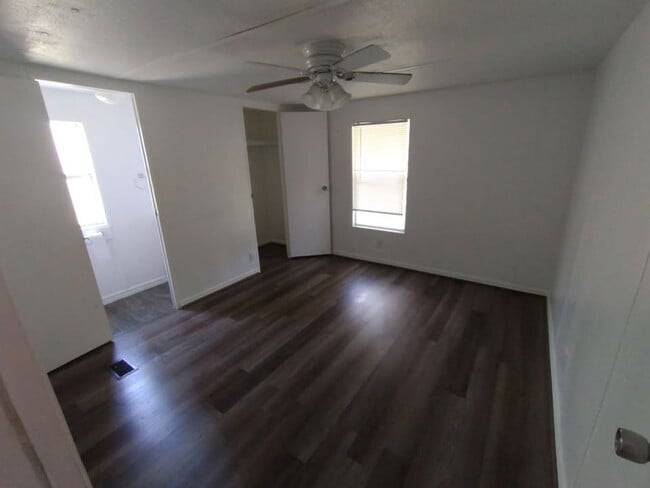 Building Photo - 2702 NW 50th Ave