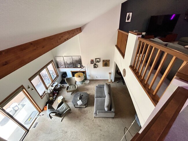Building Photo - Spacious 2Bd/2.5Ba Luxury Loft-Style Condo...