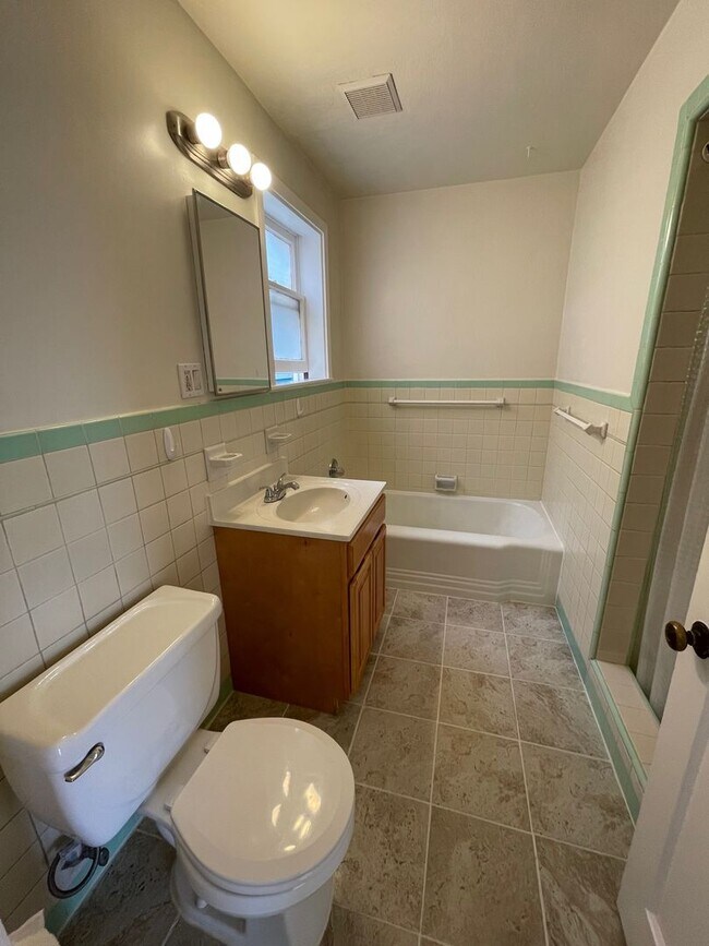 Building Photo - 2839 Taraval St