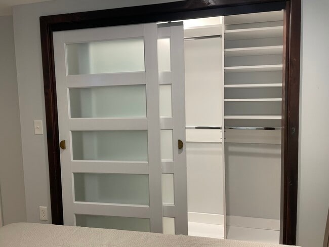 Building Photo - 1836 Varnum St NE