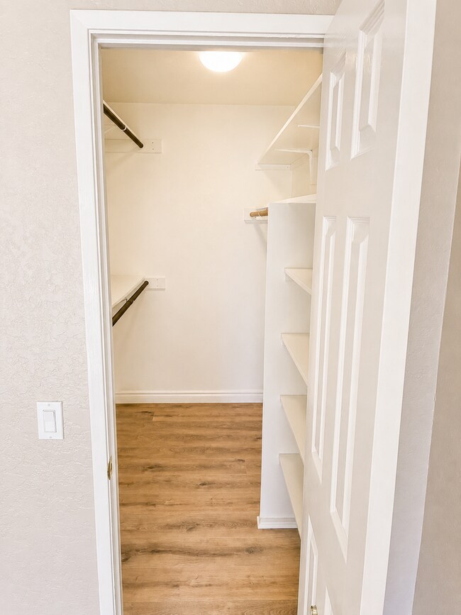 Building Photo - Beautiful Single-Story Home in the Desirable San Carlos Neighborhood