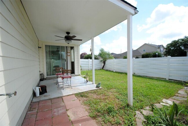 Building Photo - 6363 Provident Green Dr