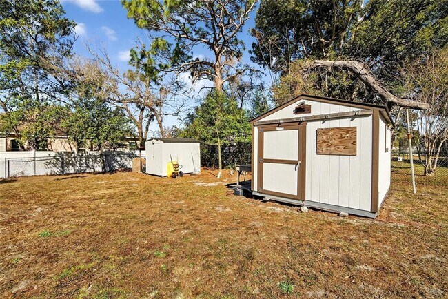 Building Photo - 15047 Woodbury Rd