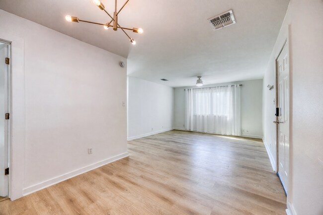 Building Photo - 5407 Spring Meadow Rd