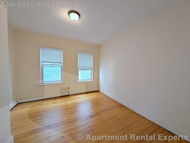 Building Photo - 61 Webster Ave