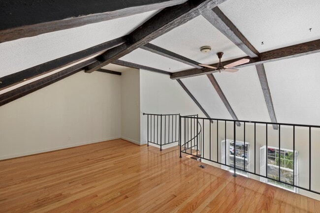 Building Photo - 4821 31st St S