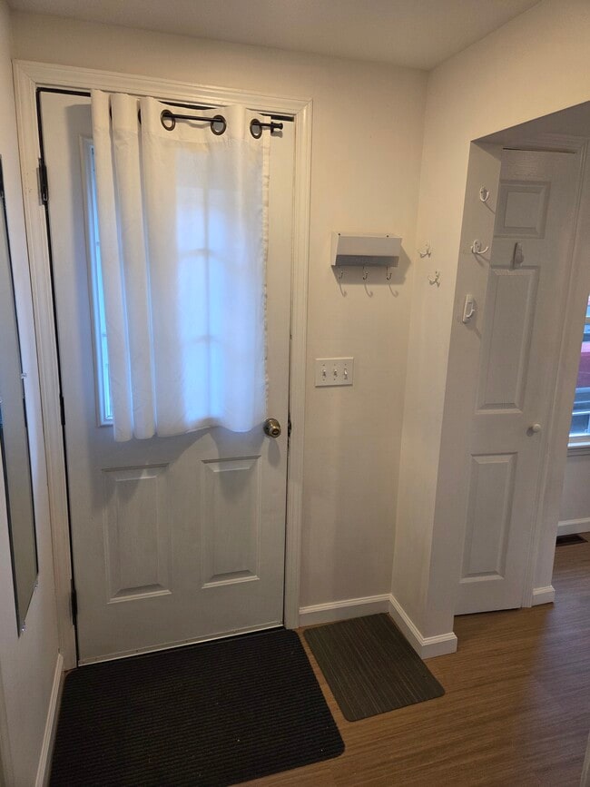 Building Photo - 176 W North St