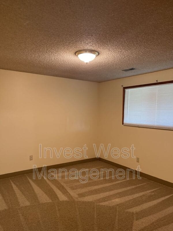 Building Photo - 2804 NE 113th St