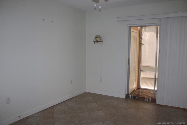 Building Photo - 2600 S Kanner Hwy