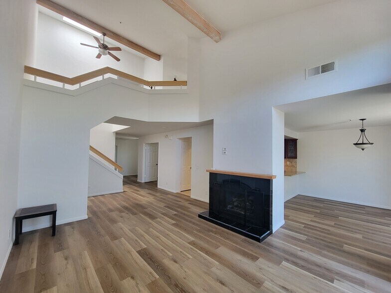 Living Room - 1870 Outrigger Ln