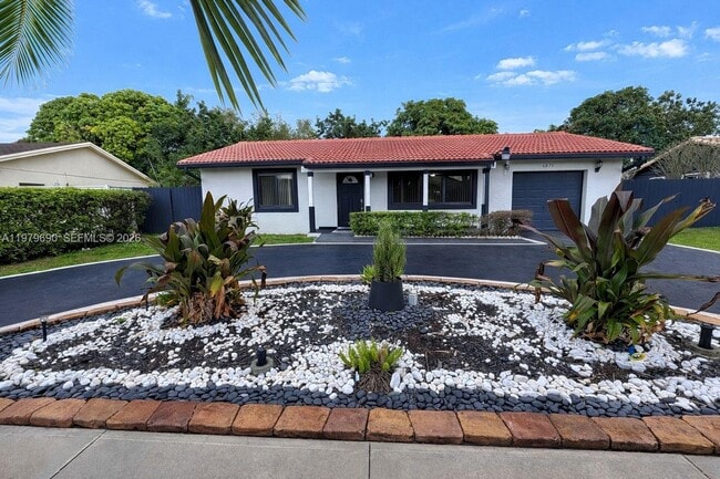 Building Photo - 6875 SW 148th Ct