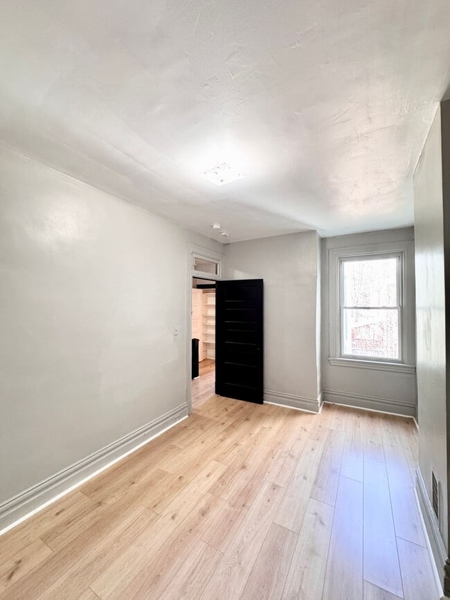 Building Photo - 504 1/2-506-508 Peebles St