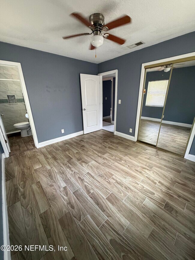 Building Photo - 5415 Lori Dr S