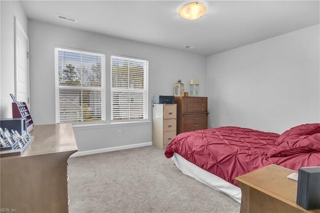 Building Photo - 106 Village Pointe Dr