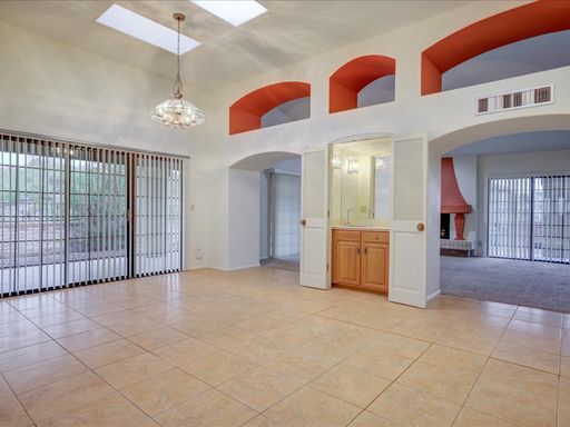 Building Photo - 4130 E Pontatoc Canyon Dr