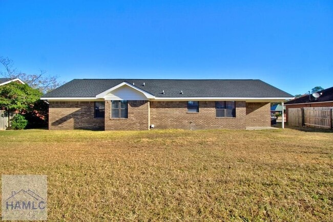 Building Photo - 915 Churchfield Dr