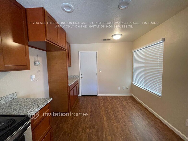 Building Photo - 1802 Gardenia Ct