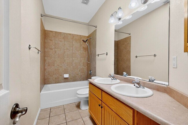 Building Photo - SE Rio Rancho 3 Bedroom  2 bath  2 car garage