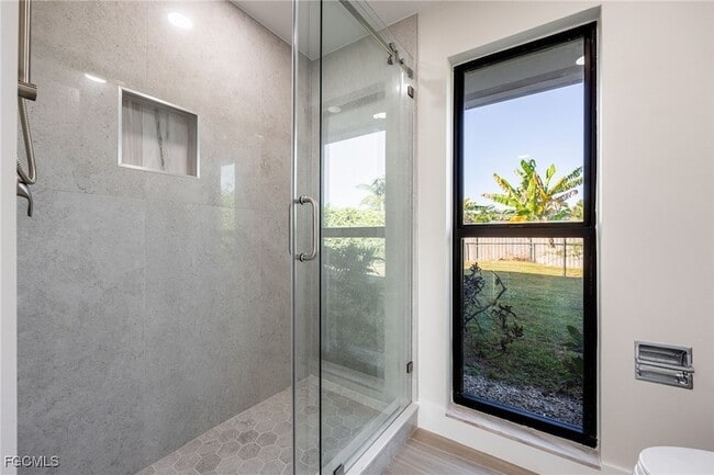 Building Photo - 5308 Shalley Cir E