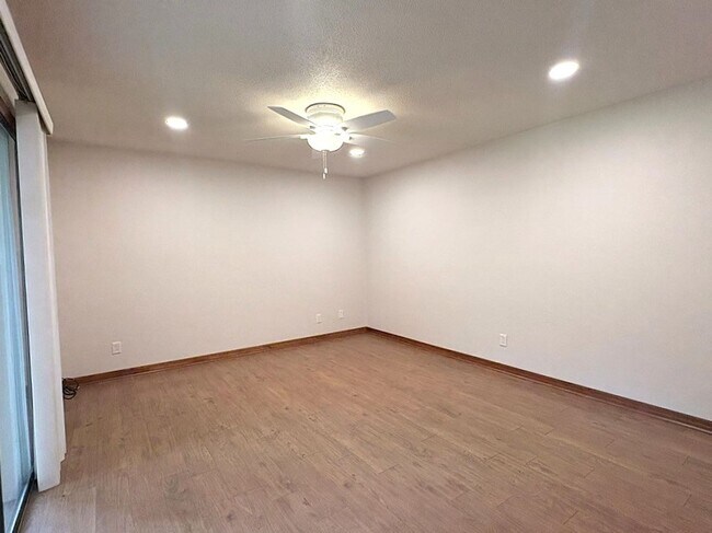 Building Photo - Beautiful 3 Bedroom Ormond Beach Townhome in The Trails!