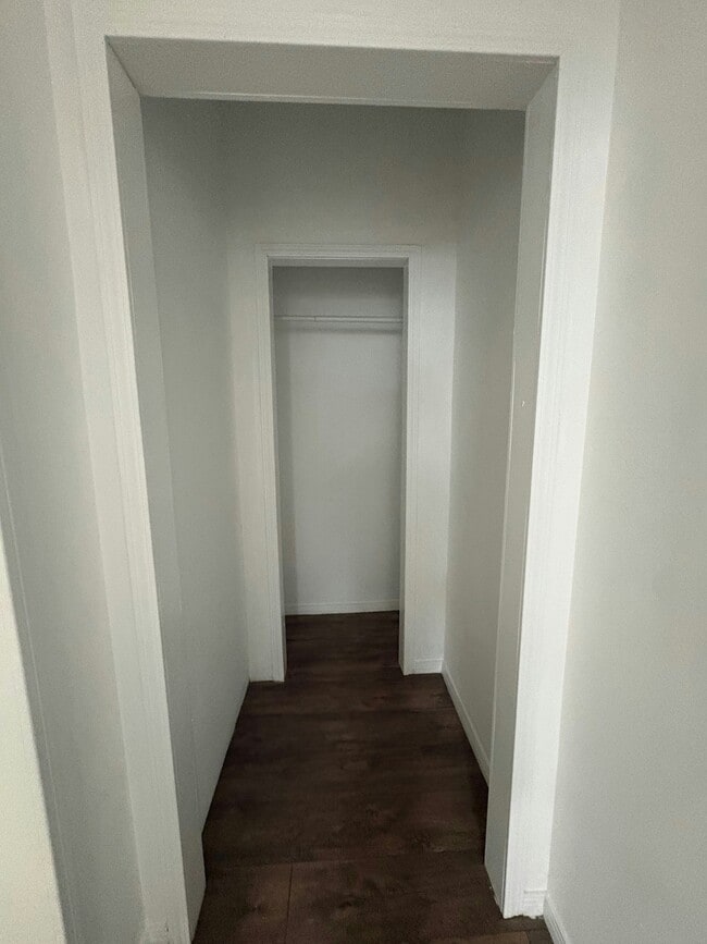 Building Photo - 555 N La Cadena Dr