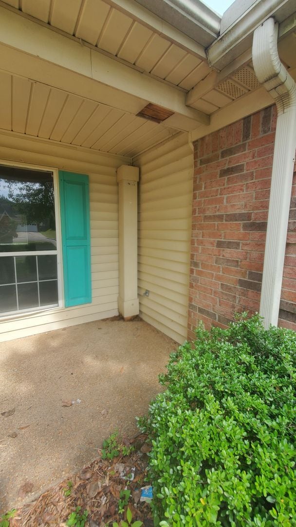 Building Photo - 1084 Tara Dr