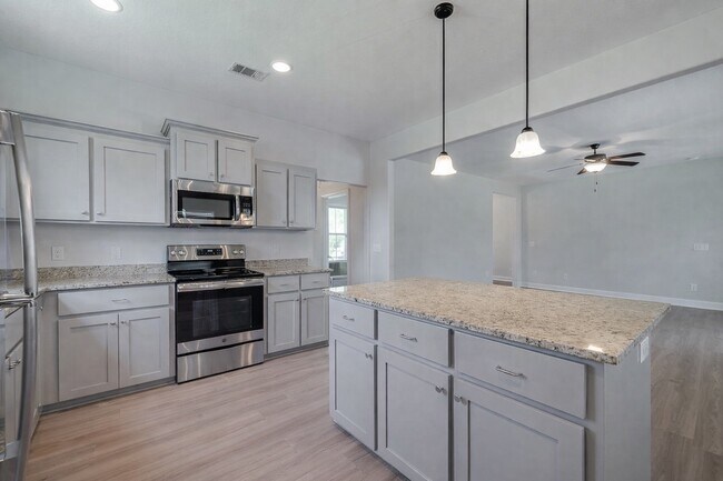 Building Photo - 106 Cobbleton Dr