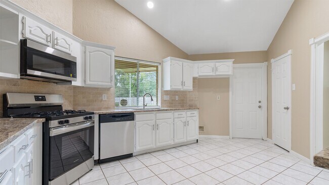 Building Photo - 22503 Holly Branch Dr