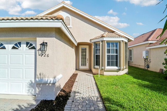 Building Photo - 726 SW Aruba Bay